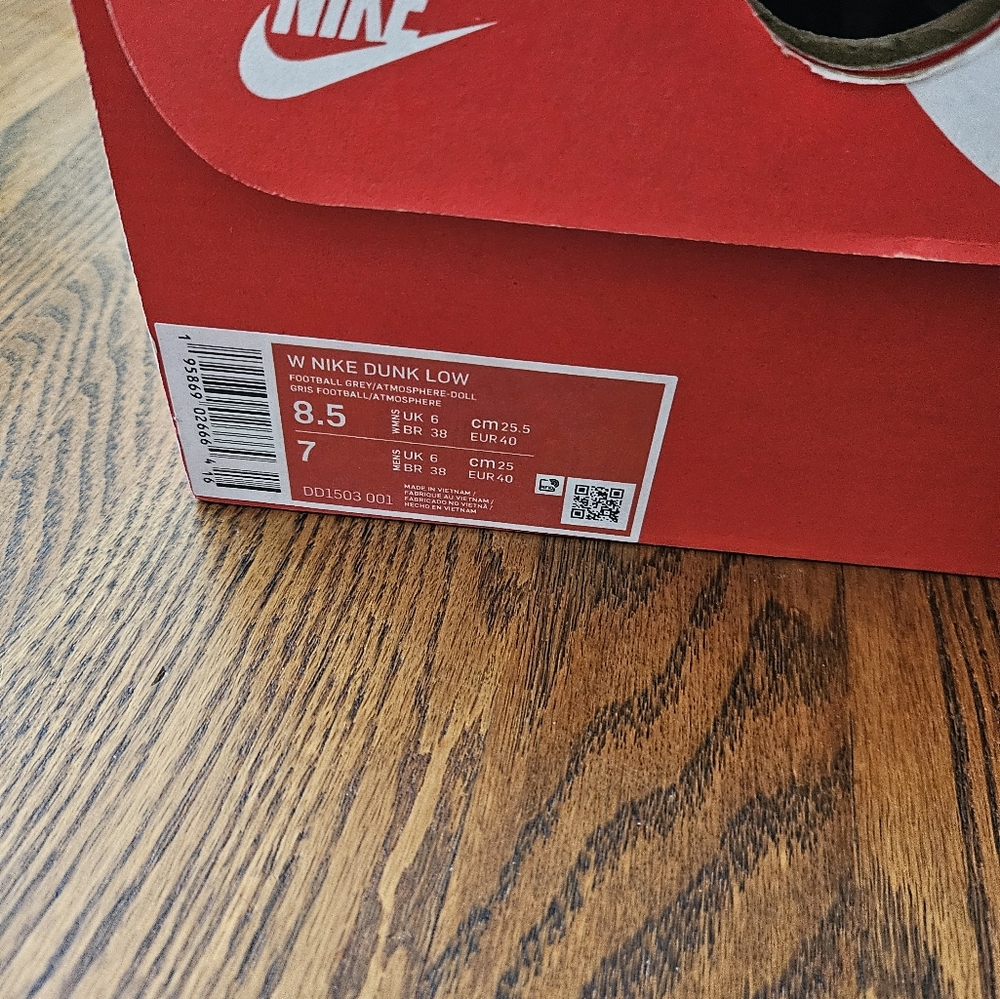 Special Edition Easter Women's Nike SB Dunks, size 8 1/2, blue, purple, pink